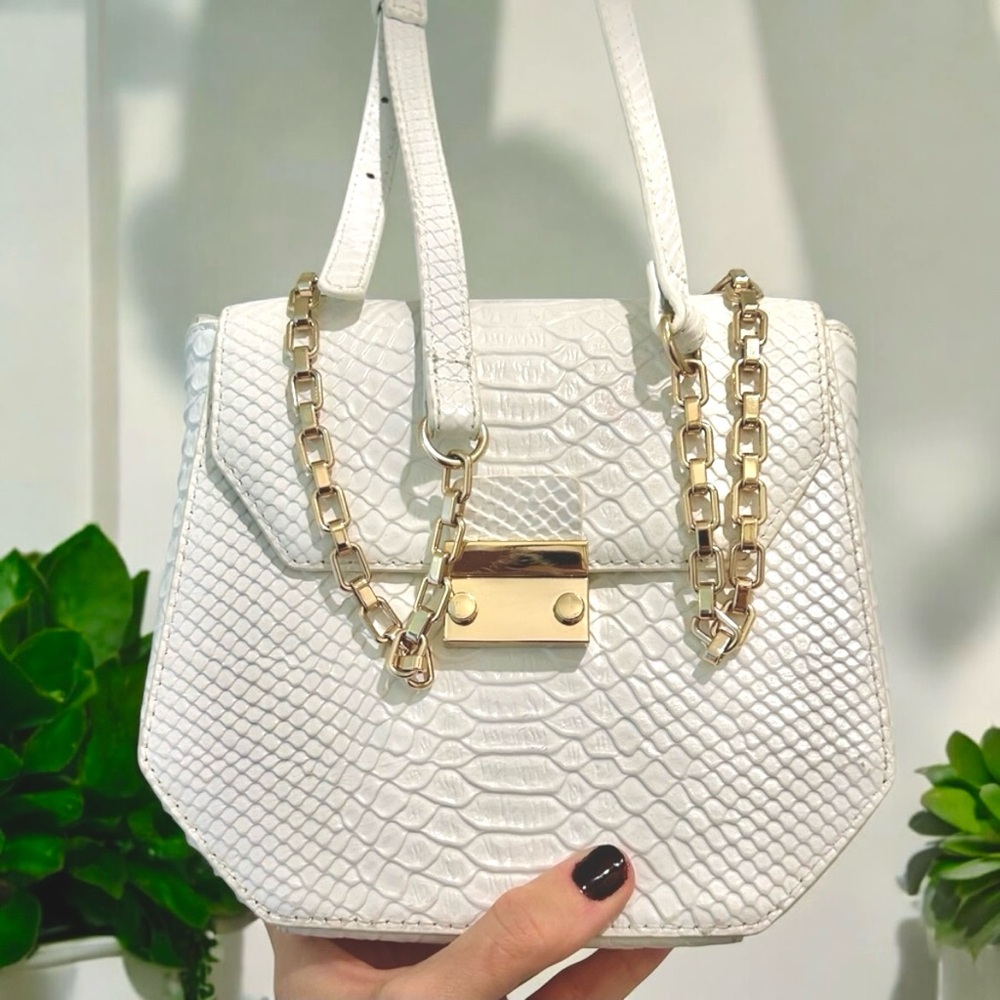 WHBM white purse gold hardware ‼️must bundle no discount‼️